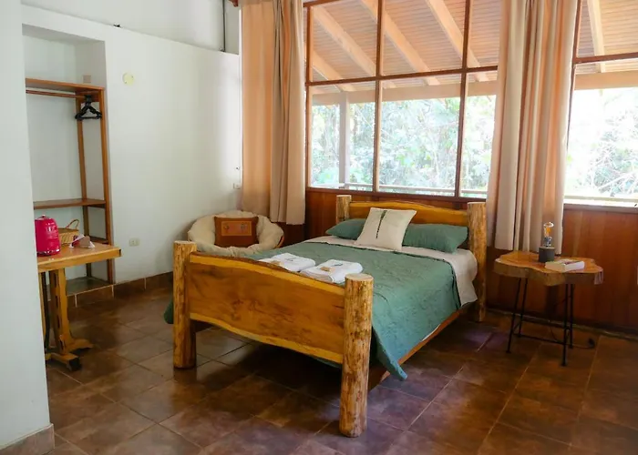 Hotel Wandari Quince Mil